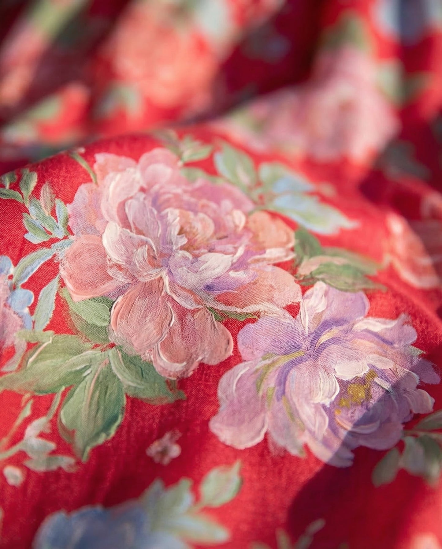 Montse | Vestido floral elegante con escote en pico