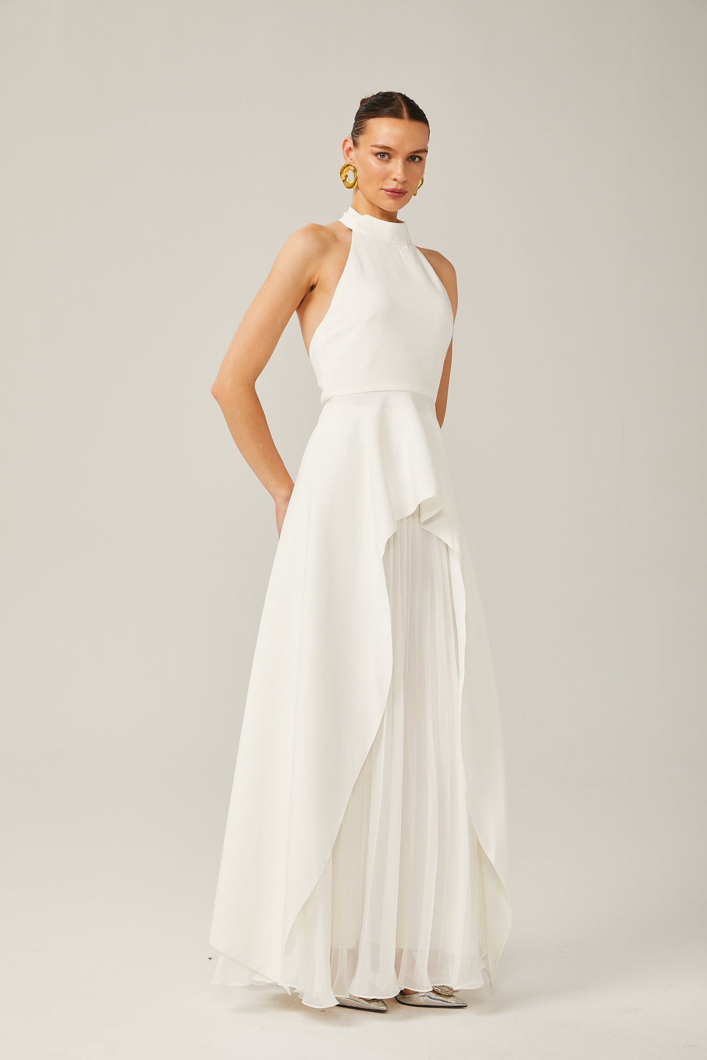 Inés | Vestido largo con capas y cuello halter