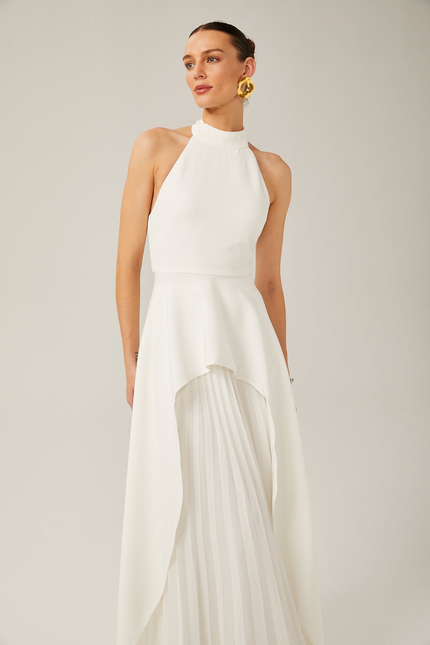 Inés | Vestido largo con capas y cuello halter