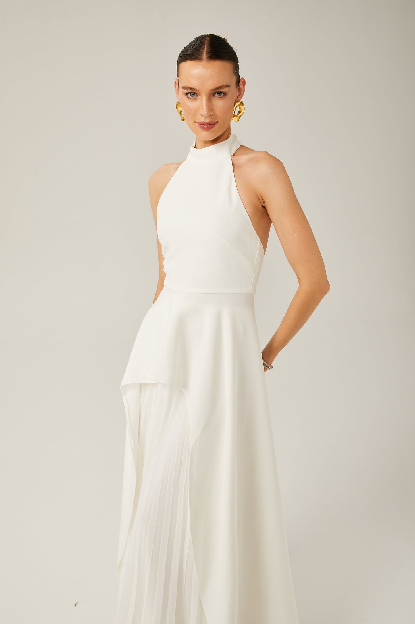 Inés | Vestido largo con capas y cuello halter