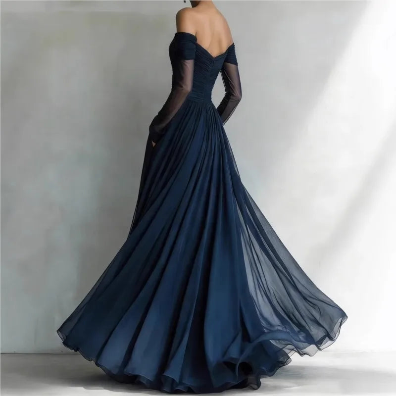 Julia| Vestido largo con hombros al aire y detalles de red