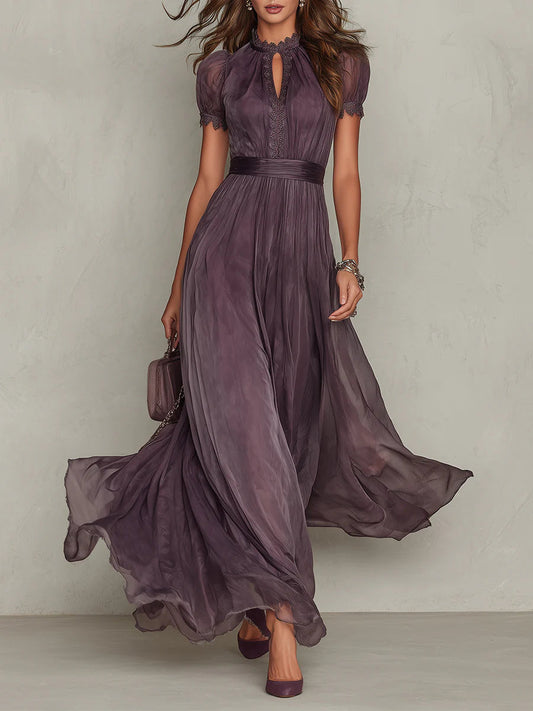 Luisa • Vestido largo morado con escote en V y ribete de encaje de gasa