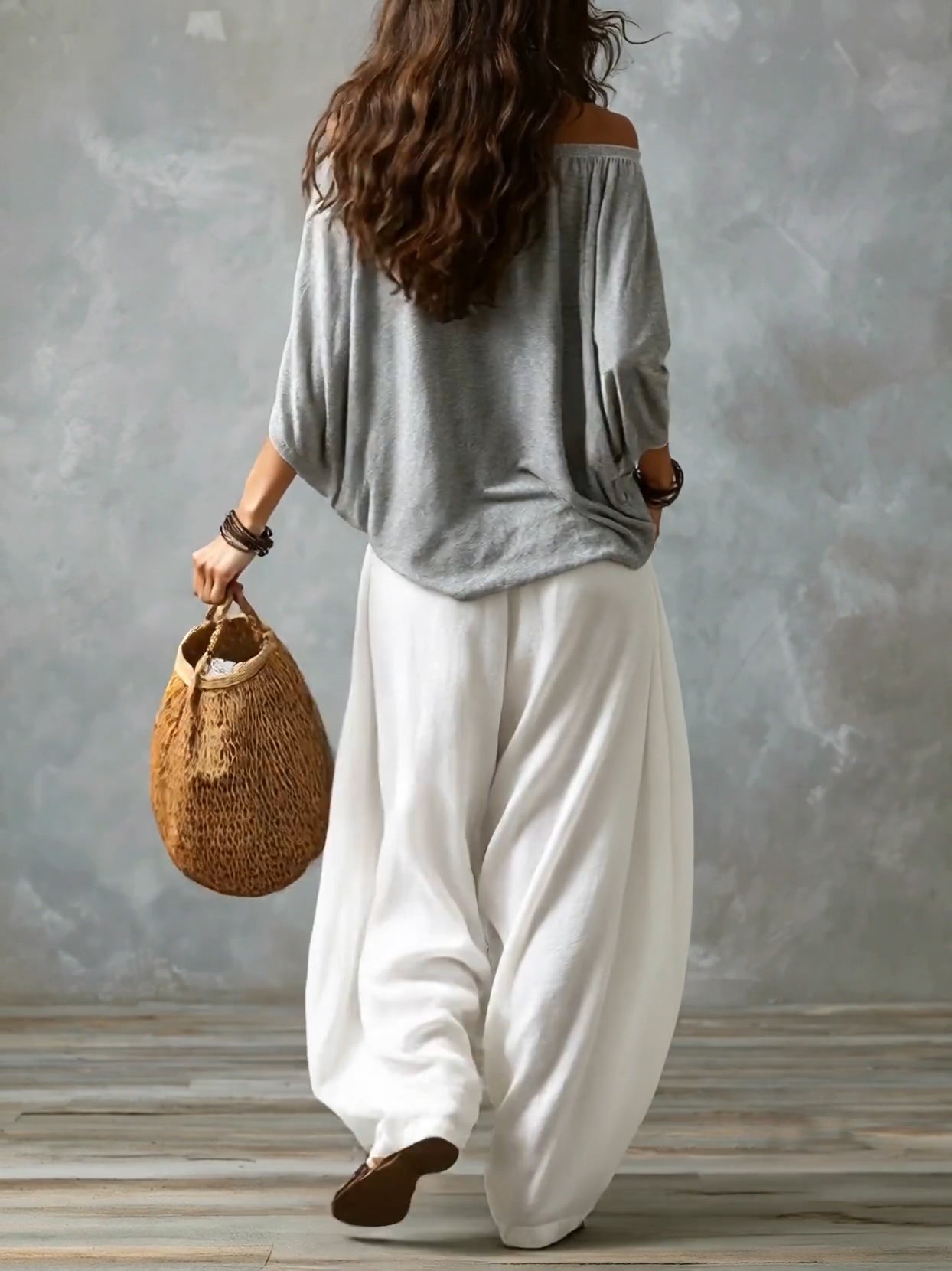 Bárbara | Conjunto: top de hombros descubiertos y pantalón globo (gris y blanco)