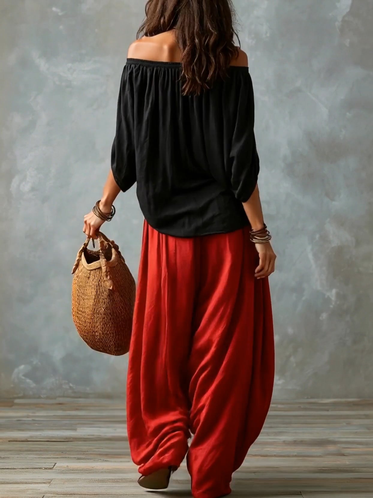 Claudia | Conjunto: top de hombros descubiertos y pantalón globo (negro y rojo)