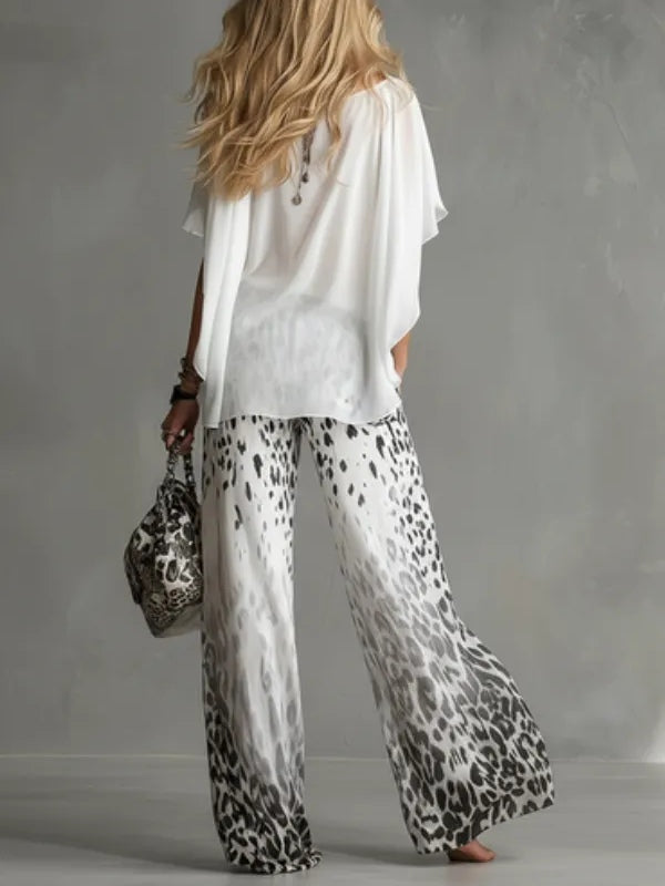 Susana | Conjunto: camiseta fluida y pantalón de gasa de leopardo