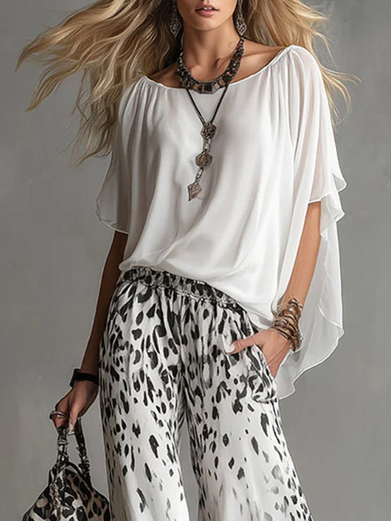 Susana | Conjunto: camiseta fluida y pantalón de gasa de leopardo