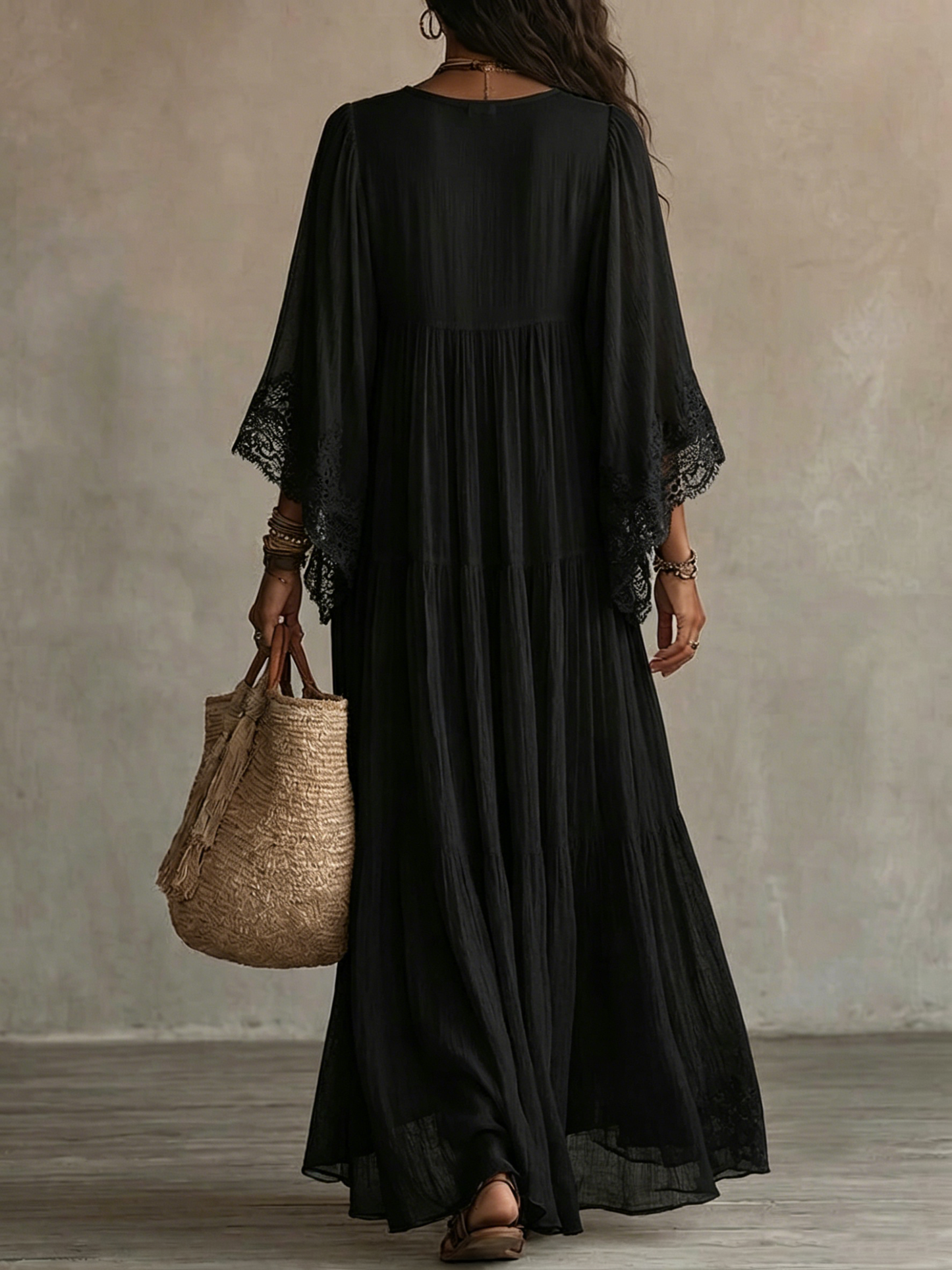 Ámbar | Maxivestido Negro con Escote en V y Manga Murciélago
