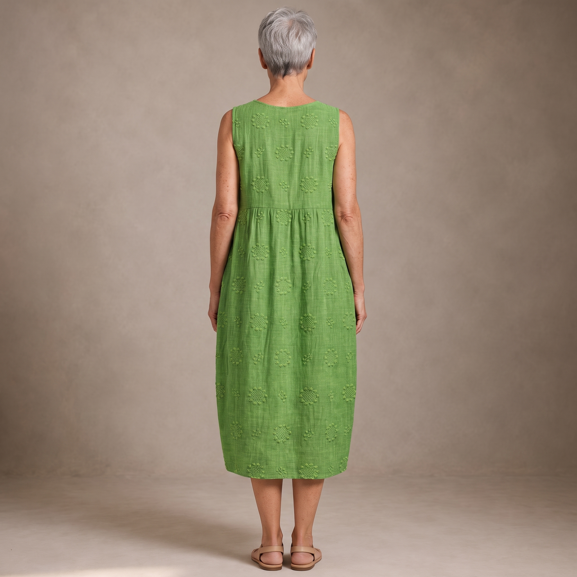 Oliva vestido midi verano - espalda - modelo Maison Mareva