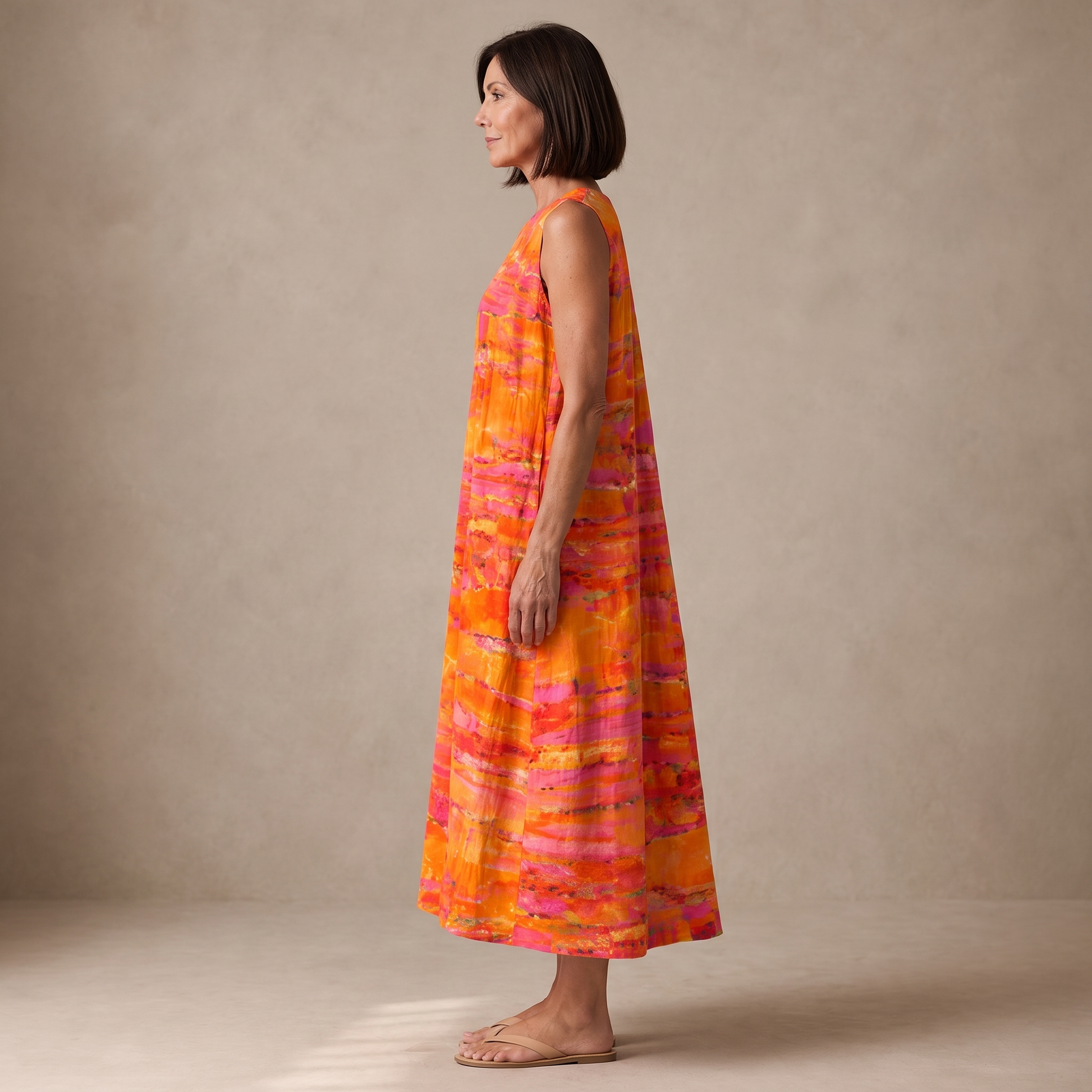 Laura vestido midi verano - perfil - modelo Maison Mareva